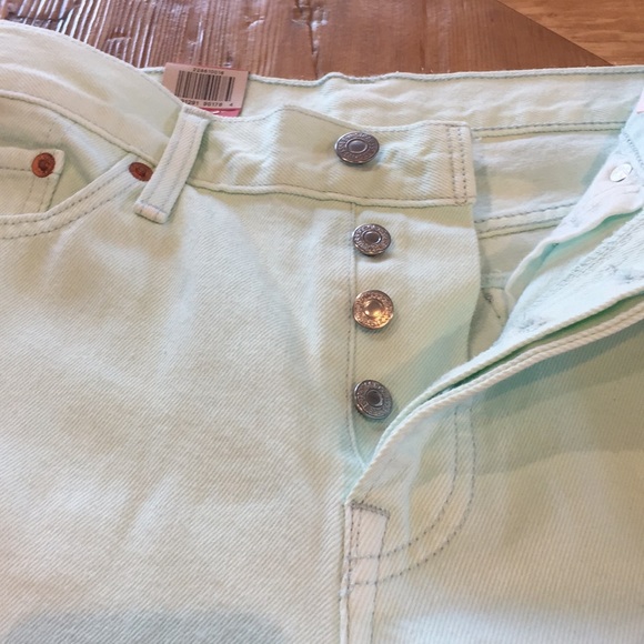 NEW Levi’s Women’s High Rise Cropped Jeans - Picture 7 of 9